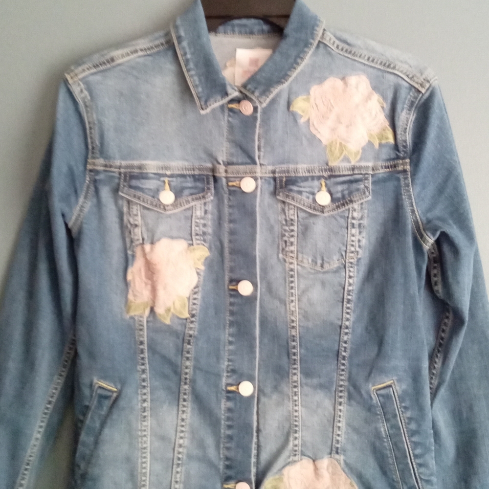 Denim Jacket Embroidered Floral Applique Light Wash Distressed Button‎ Up